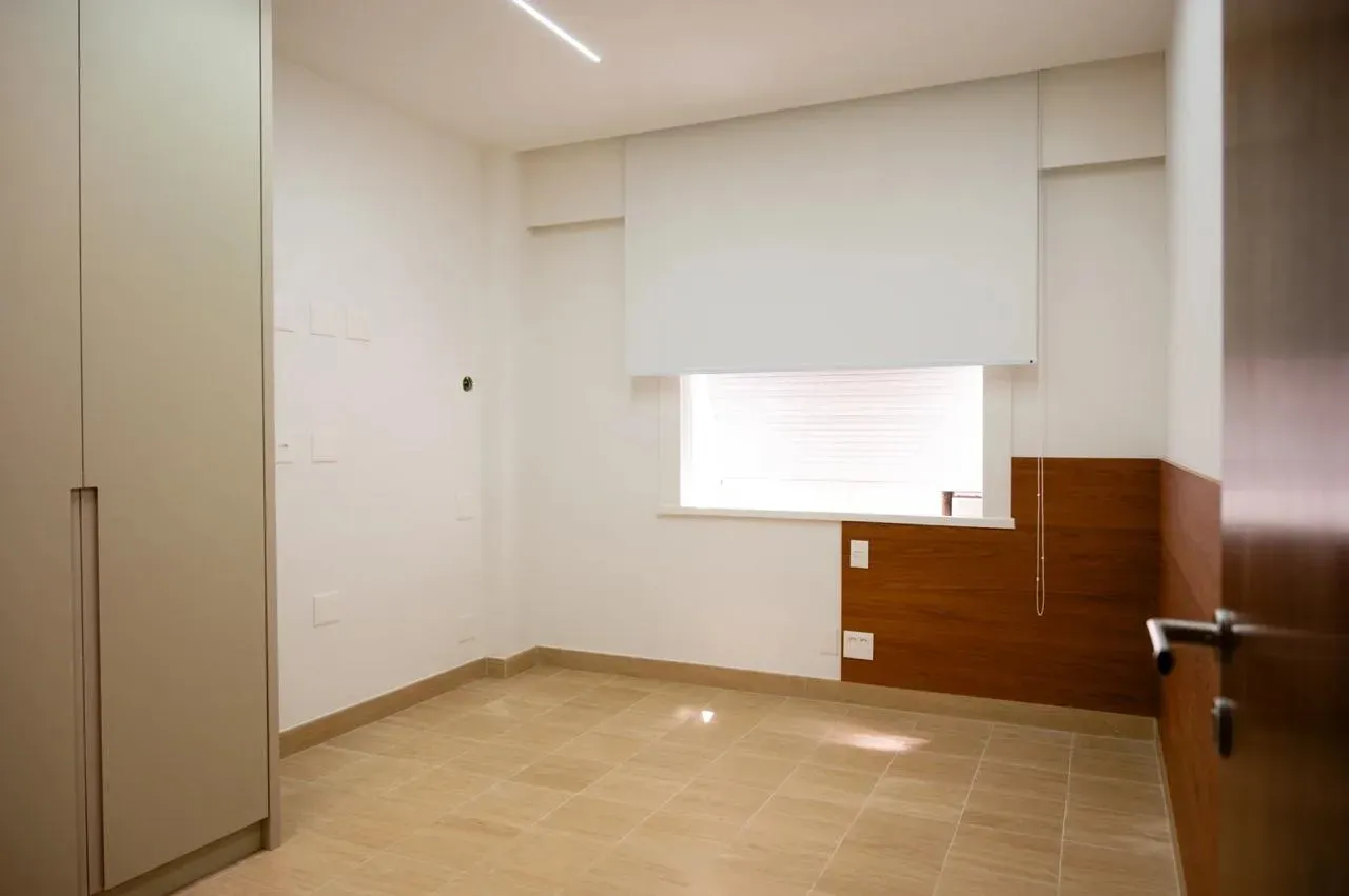 5-bedroom apartment, 1 with its own bathroom, 218 m² — photo 36