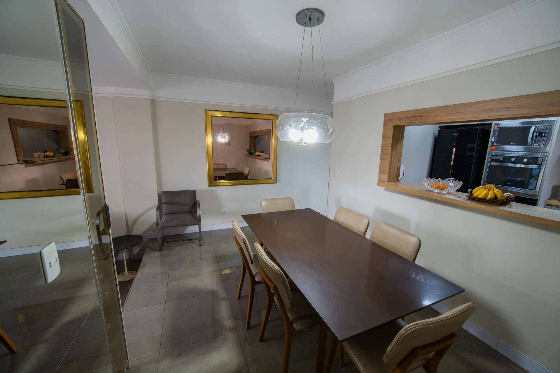 Walk-in closet in a 2-bedroom apartment, 91 m² — photo 45