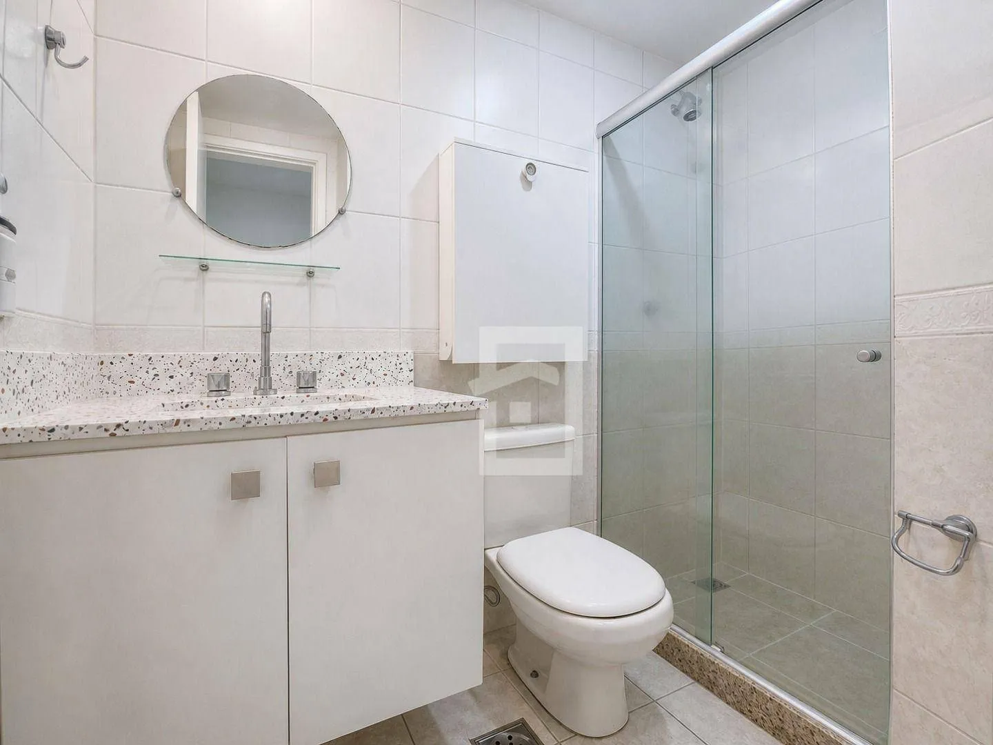 210 m² apartment with 3 bedrooms and glassed balcony — photo 5