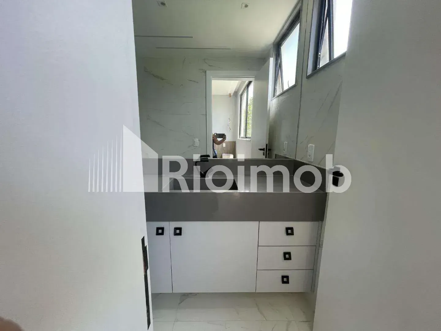 Будинок із кухнею відкритого планування та 5 спальнями 490 м² — photo 24