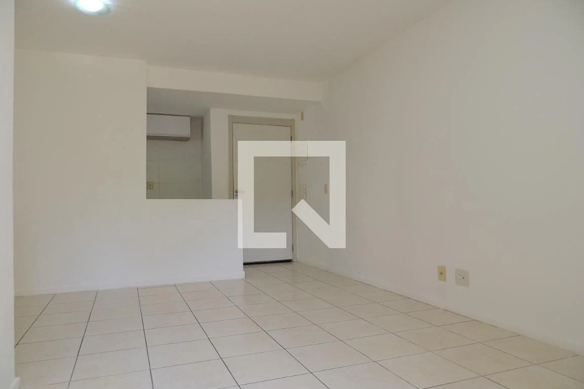 Unfurnished apartment with 3 bedrooms and open kitchen — photo 59