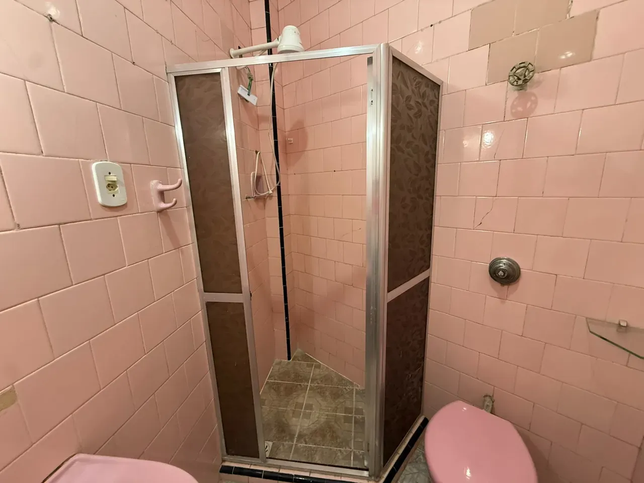 Apartamento de 2 quartos com piso de madeira ou laminado — photo 11