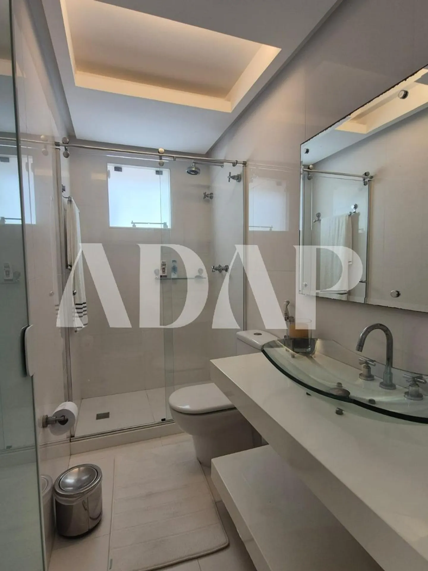 1253 m² house with 7 bedrooms and a private garden — photo 23