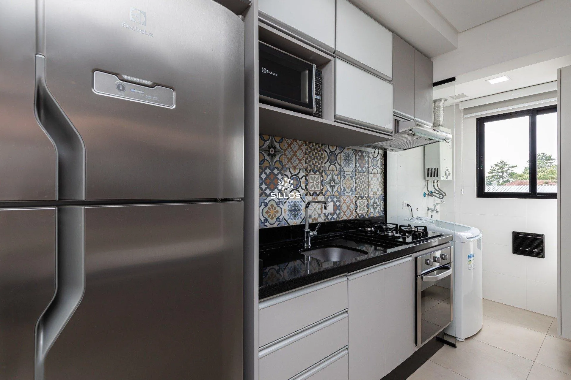 2-bedroom apartment with a grill on the balcony in Curitiba — photo 2