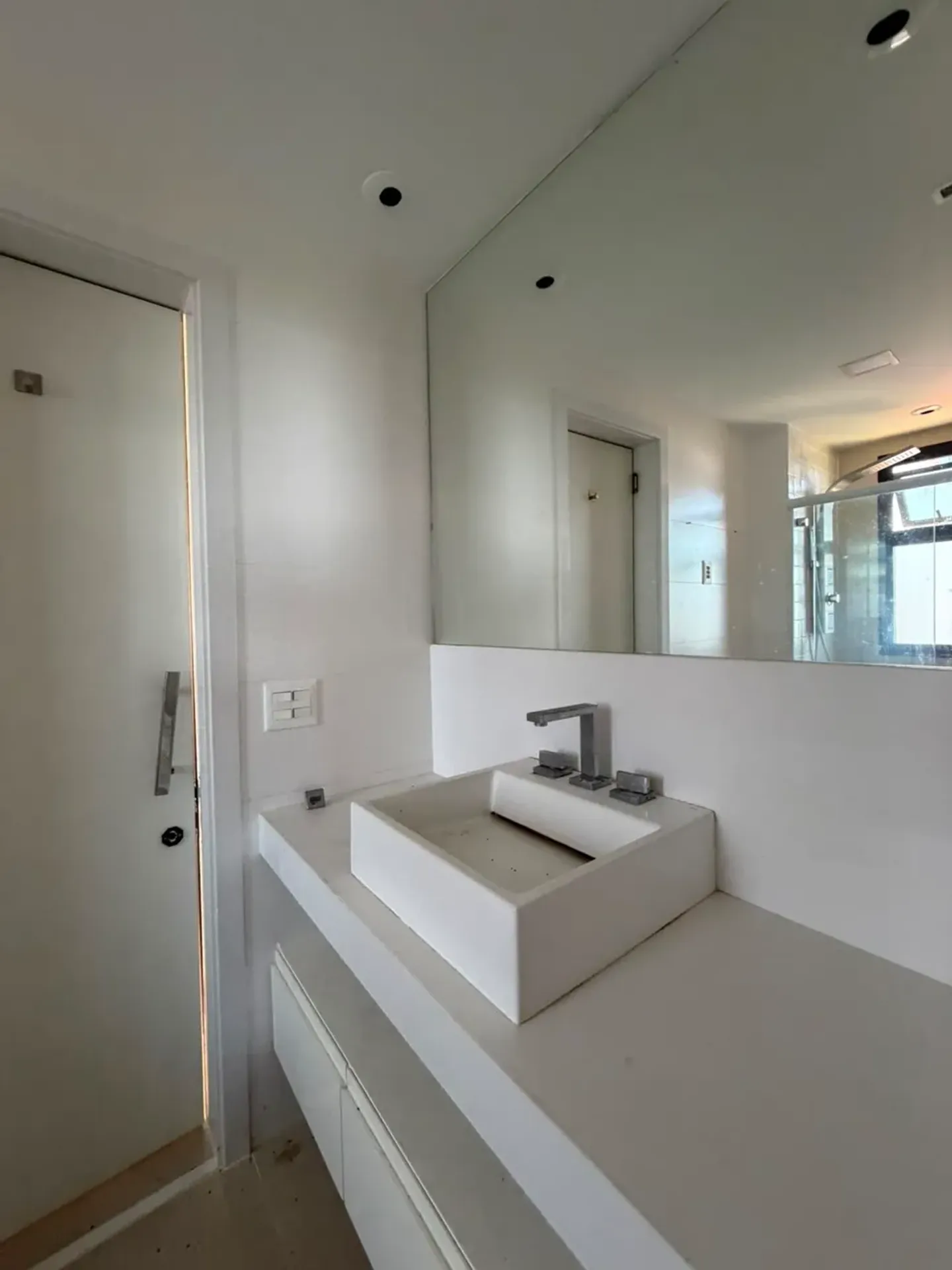4-bedroom apartment with 5 bathrooms and 226 m² — photo 21