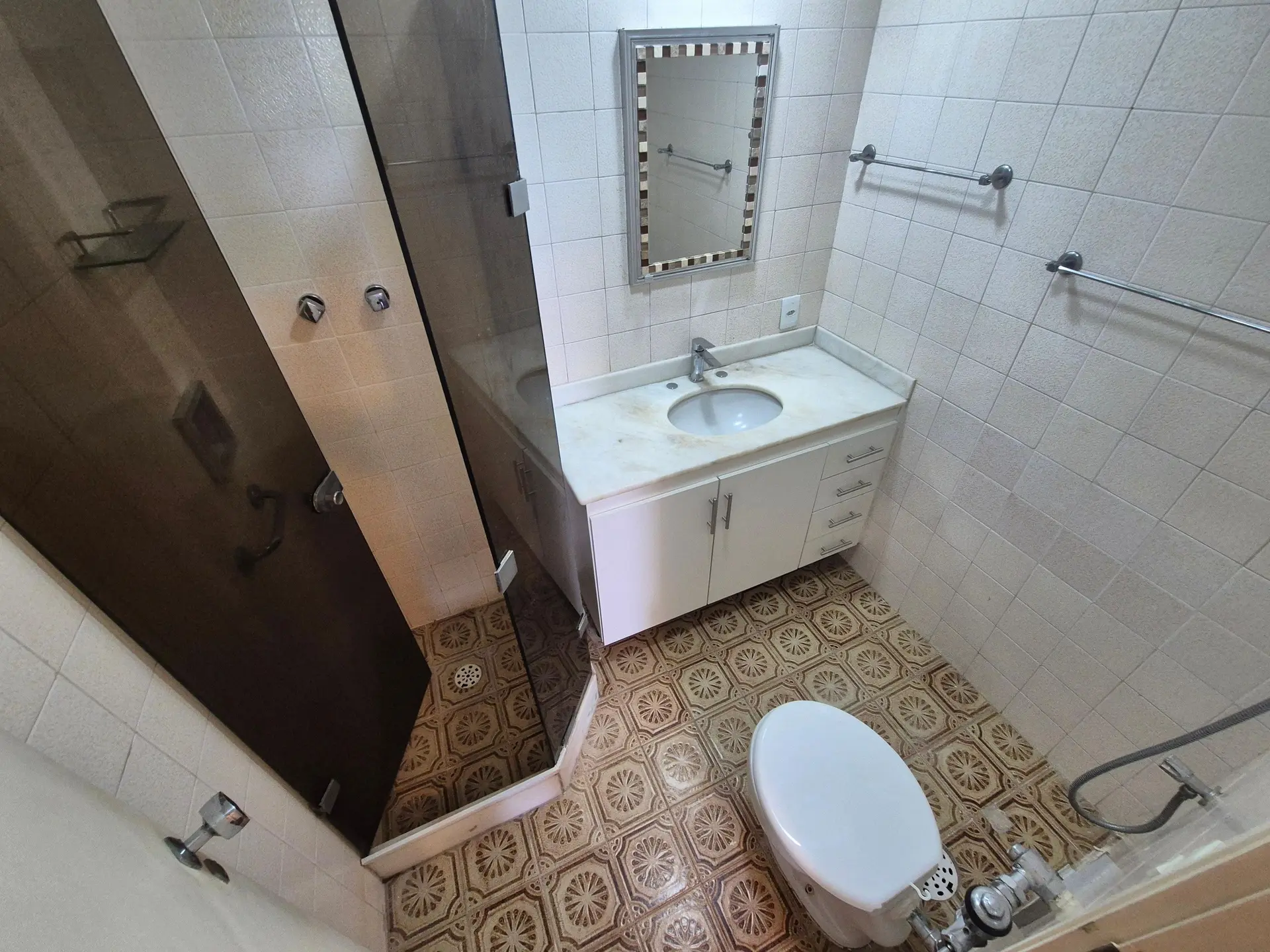 2-bedroom apartment in a building with a sauna — photo 38