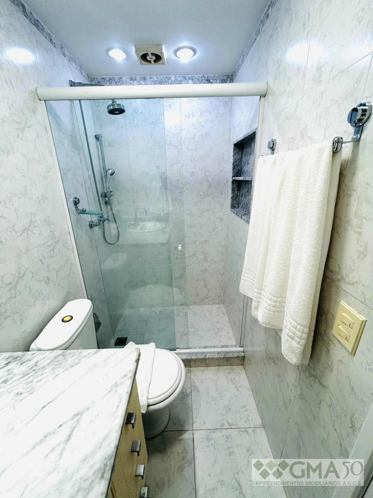 2-bedroom apartment in a building with a sauna — photo 31