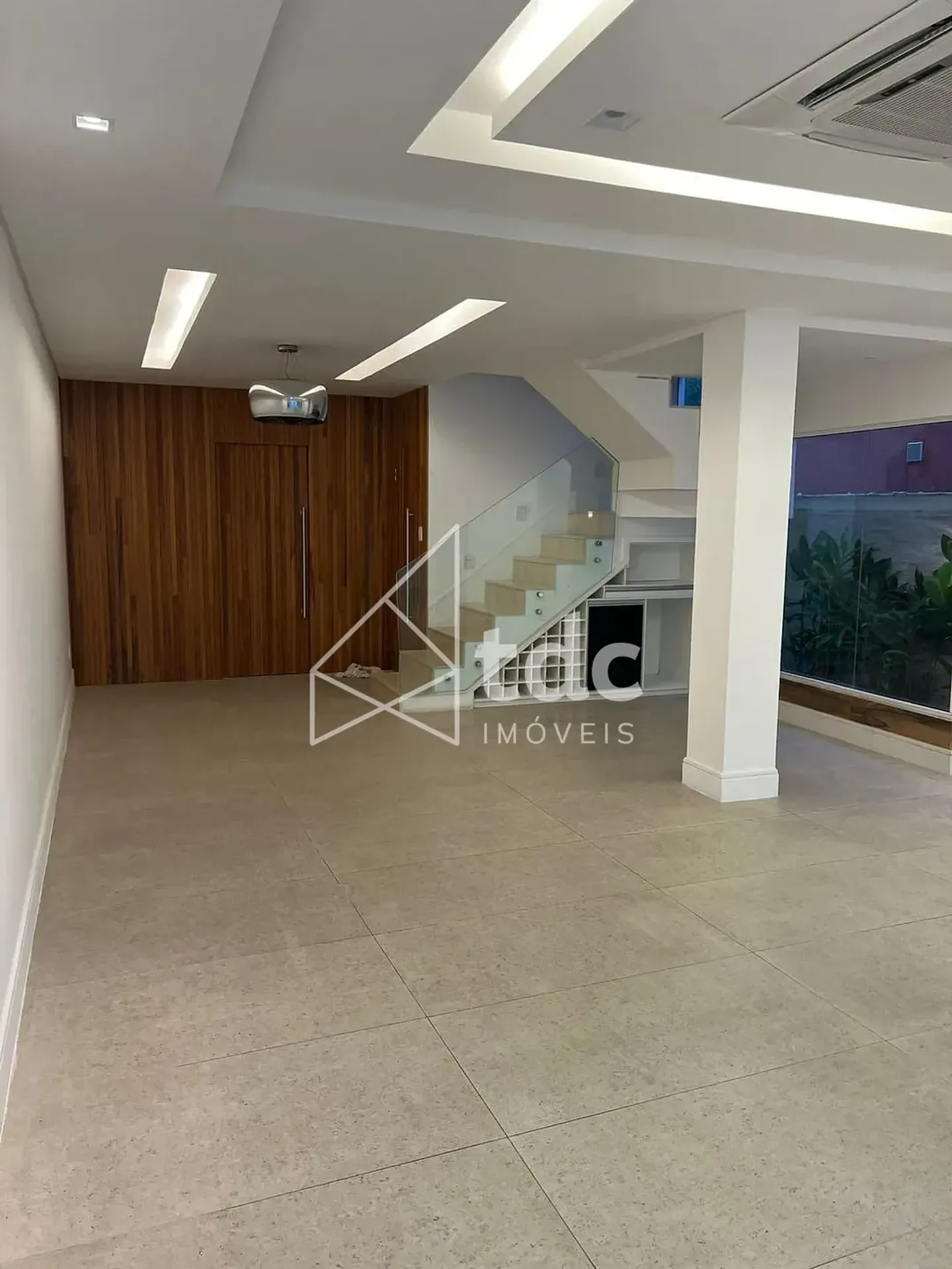 5-bedroom house with a walk-in closet in Rio de Janeiro — photo 8