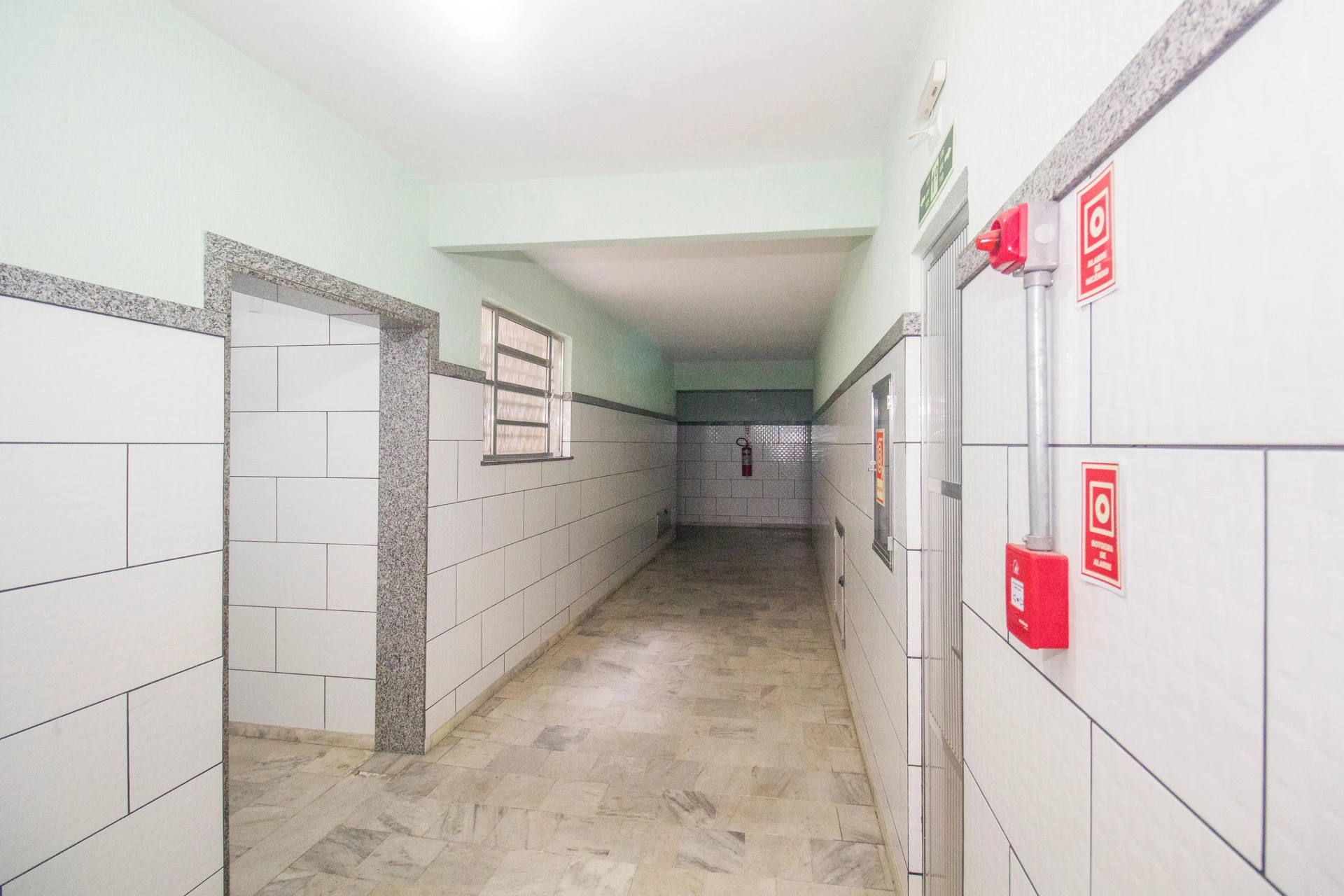 Furnished 2-bedroom apartment with 2 bathrooms — photo 20