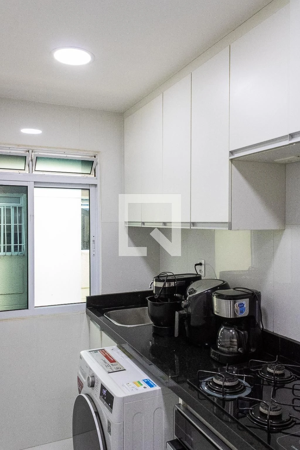 Furnished apartment, 49 m², with floor-to-ceiling windows — photo 28