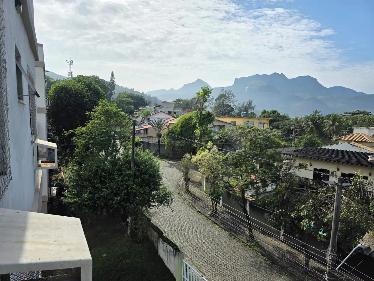 2-bedroom apartment with a mountain view — photo 9