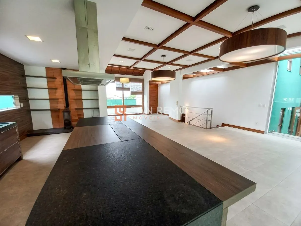 Casa de 5 quartos com churrasqueira privativa