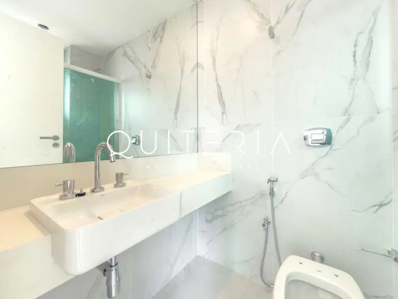 Duplex apartment, renovated, 4 bedrooms and 5 bathrooms — photo 26