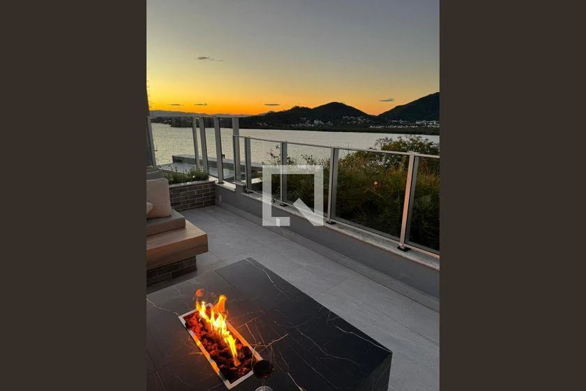 3-bedroom apartment with a water view in Florianópolis — photo 31