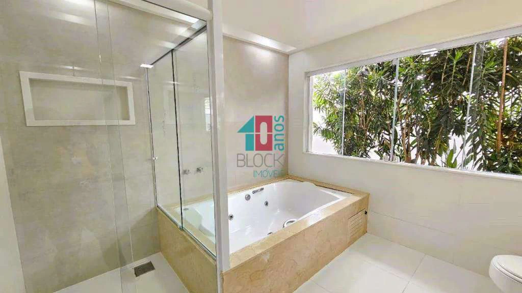 4-bedroom apartment with private garden and 364 m² — photo 22