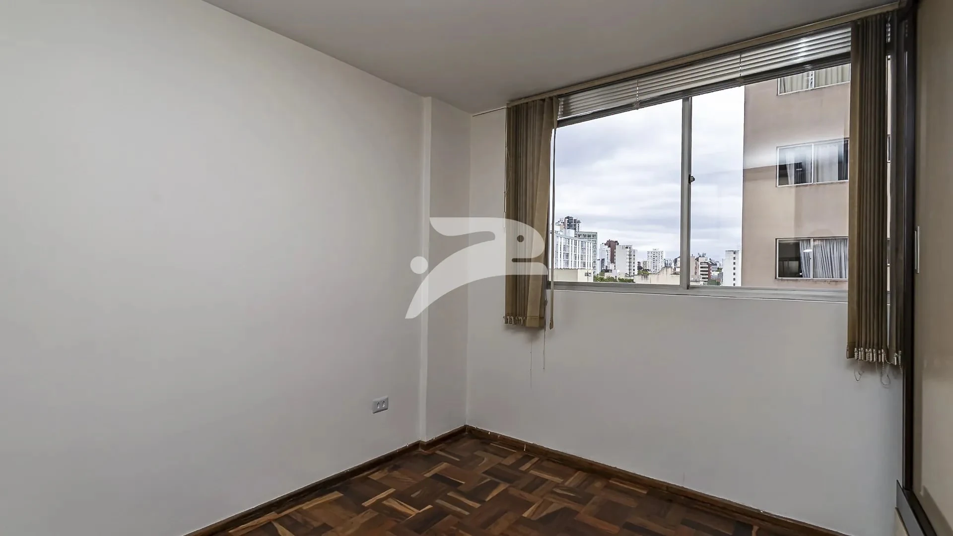 Apartment, 70 m², with wood or laminate floors — photo 20