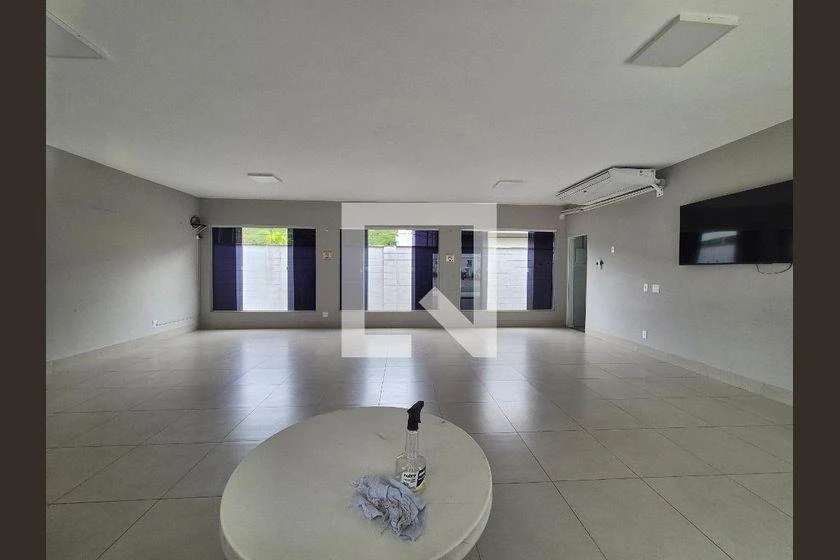 Furnished 2-bedroom apartment with an open-plan kitchen — photo 28