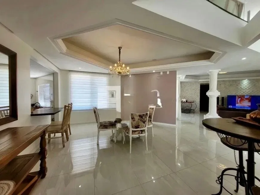 3-suite furnished house with 300 m² and parking — photo 4