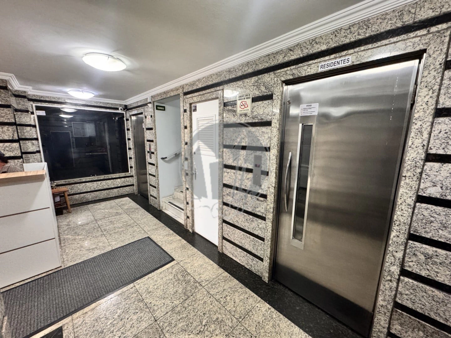 Деревянный пол или ламинат и 1 спальня: квартира 38 м² — photo 21