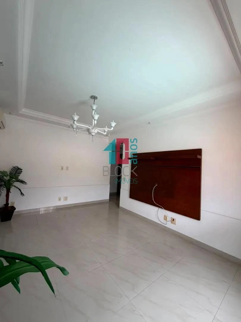 House with shared outdoor pool, 2 bedrooms and 400 m² — photo 9
