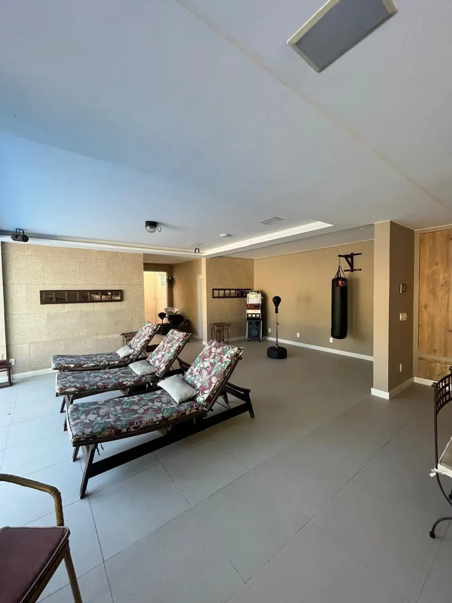 Furnished house with 5 bedrooms and open-plan kitchen — photo 3