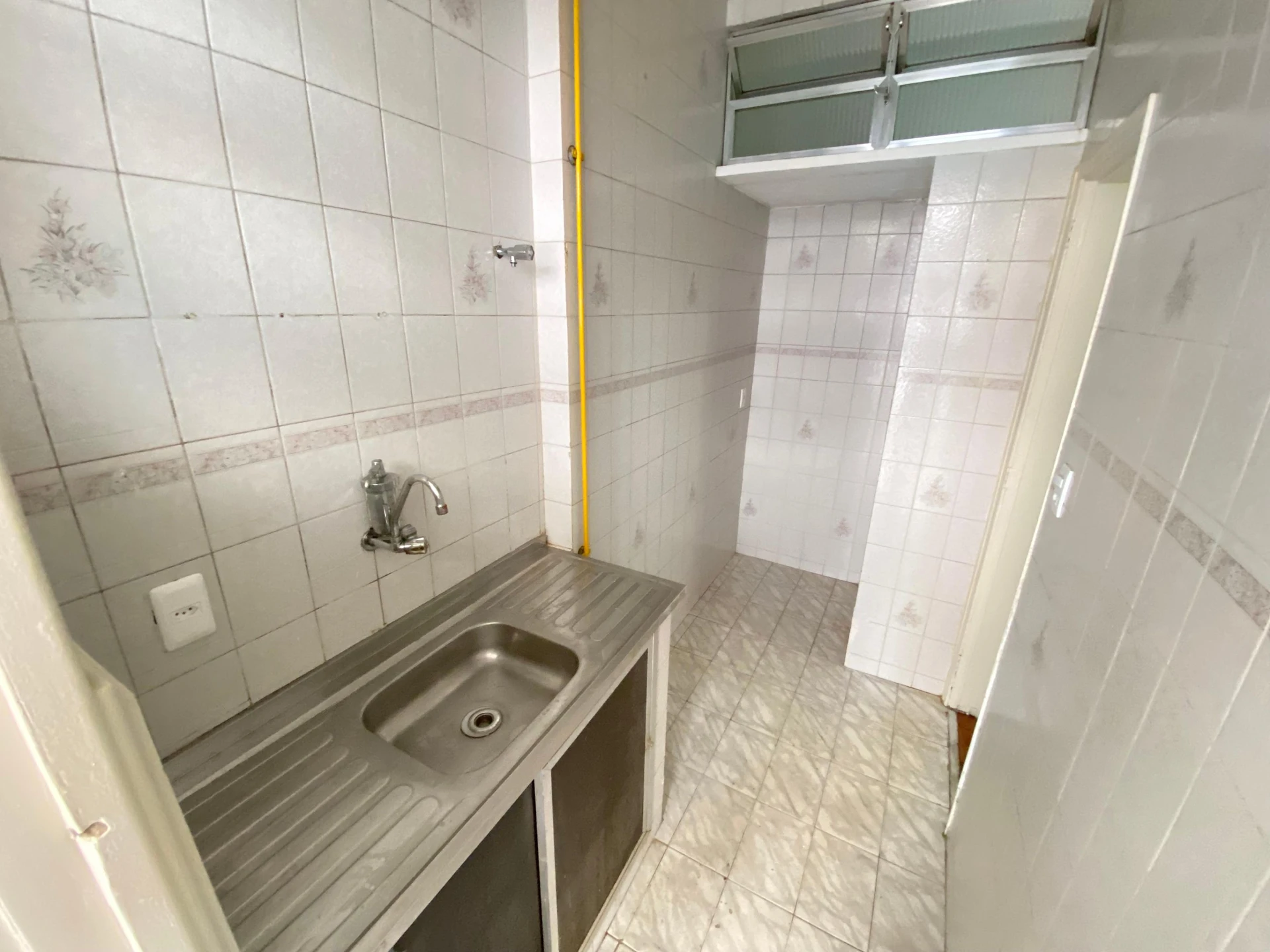 Bathtub in a one-bedroom apartment, 50 m² — photo 22