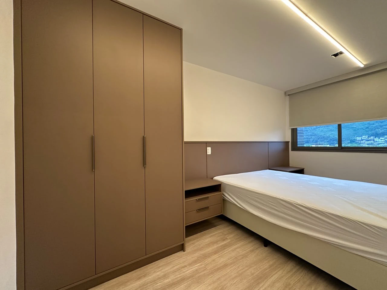 87 m² apartment with a home office and a mountain view — photo 11