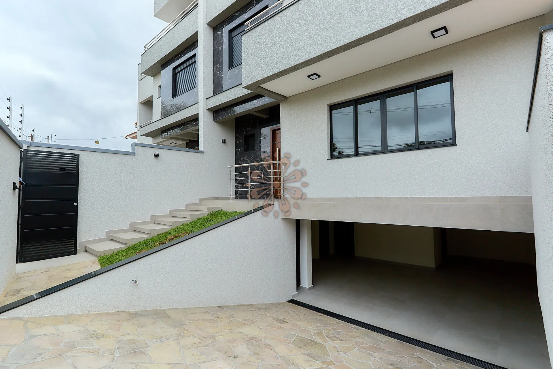 House with 4 bedrooms, 3 bathrooms and 3 parking spaces — photo 43