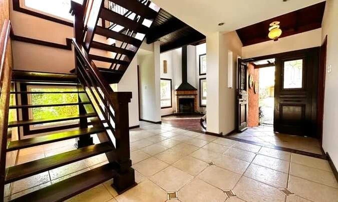Casa de 244 m² con piscina privada y bañera — photo 20