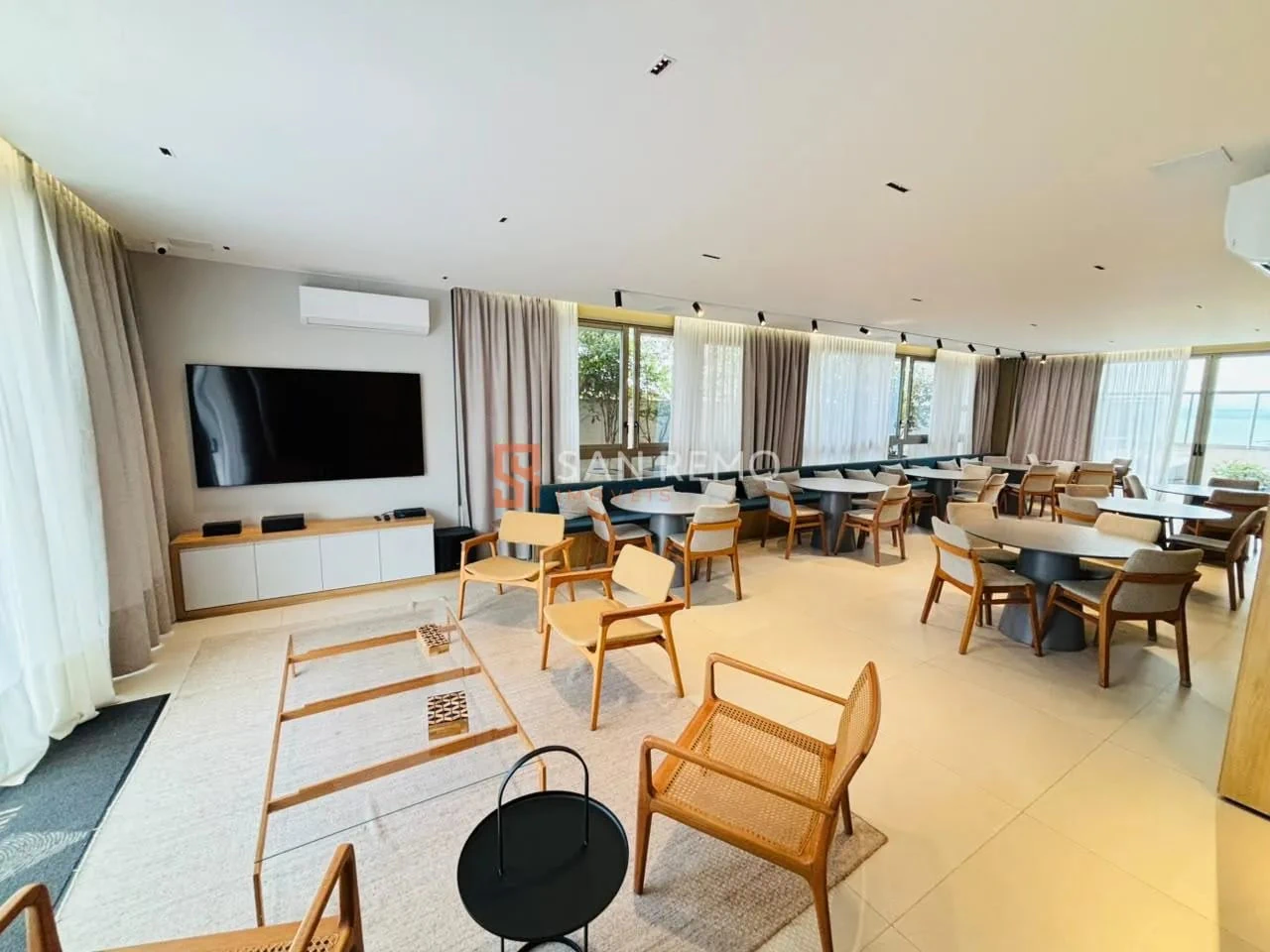 Furnished apartment, 95 m², with a grill on the balcony — photo 28