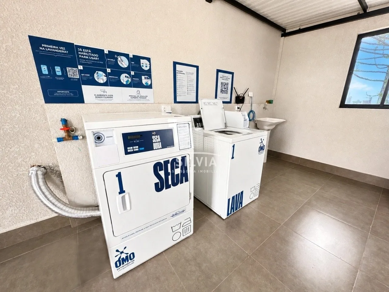 Apartamento mobiliado de 1 quarto com espaço de home office