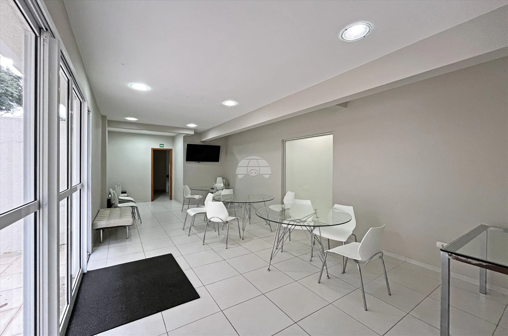 Apartment, 150 m², with wood or laminate floors — photo 22