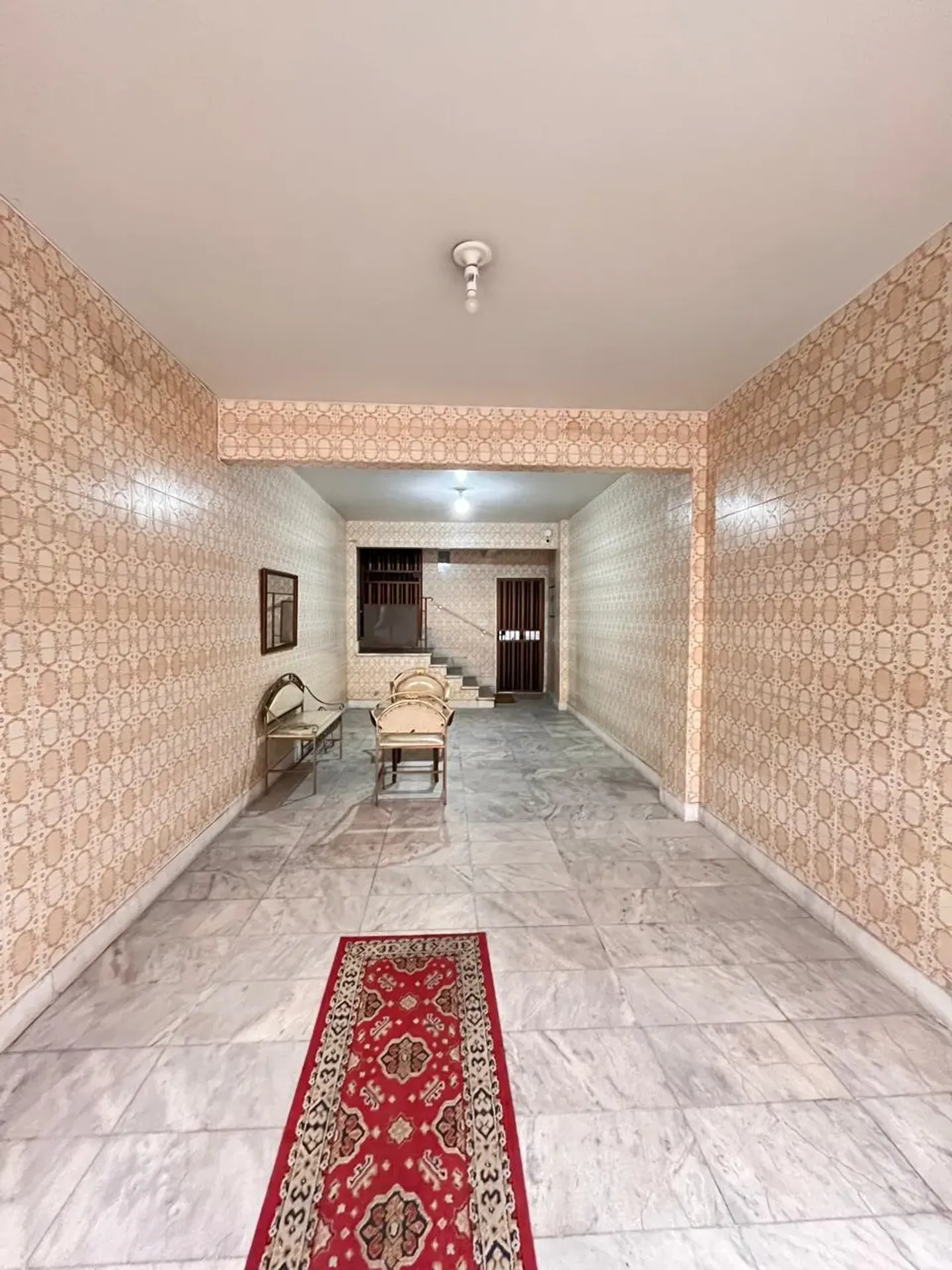 2-bedroom apartment with suite on the 4th floor