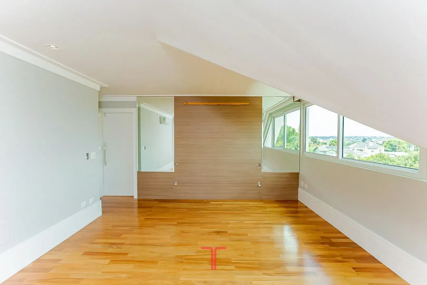 Дом 550 м² с 5 спальнями и приватным садом — photo 157