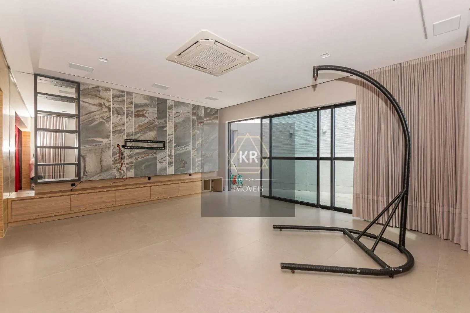 Furnished 272 m² apartment with 3 en-suites and 4 parking — photo 66
