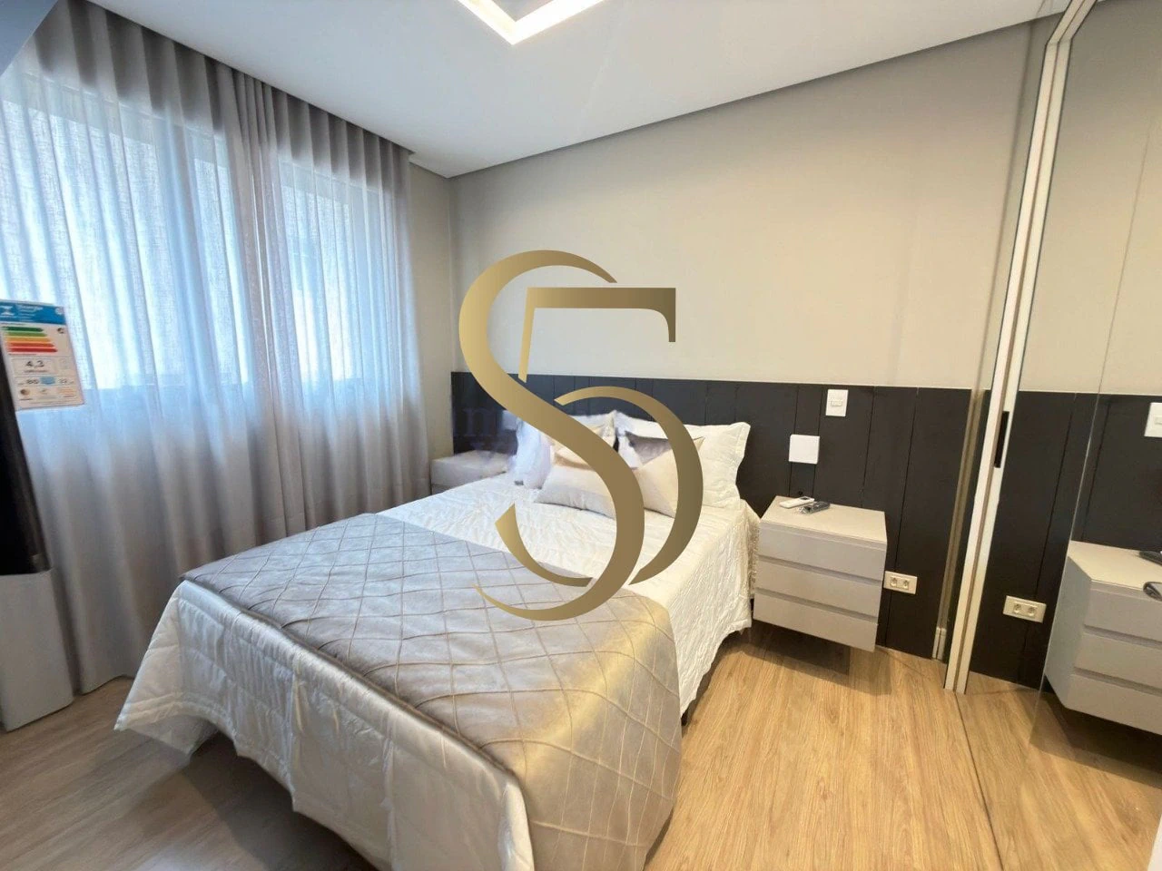 One-bedroom apartment with a washing machine — photo 4