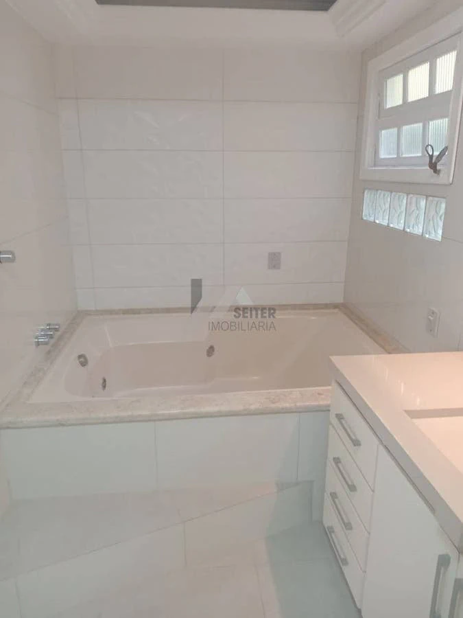 3-bedroom house with a private pool in Florianópolis — photo 21