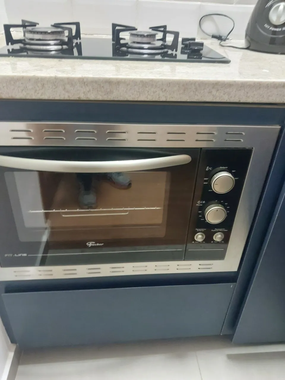 1-bedroom apartment with gas stove kitchenette — photo 7