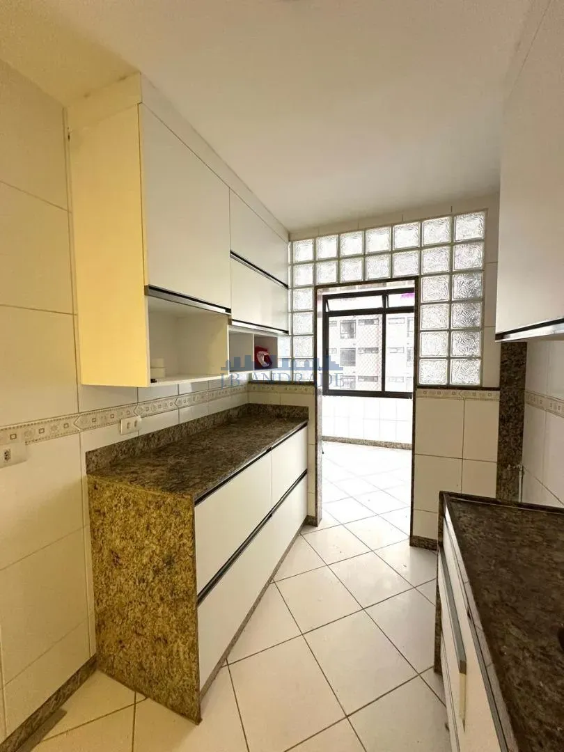 Glass-enclosed balcony in a 4-bedroom apartment, 197 m² — photo 8