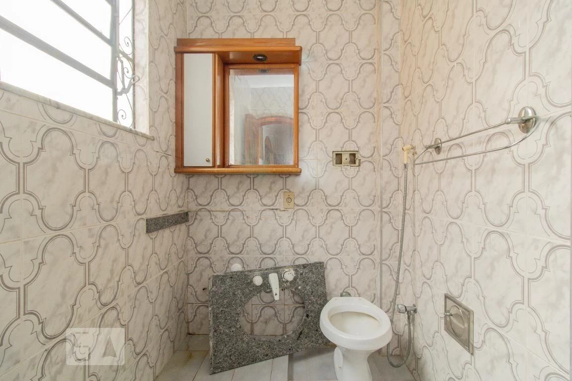 Rental house with 4 bedrooms and a private garden — photo 16