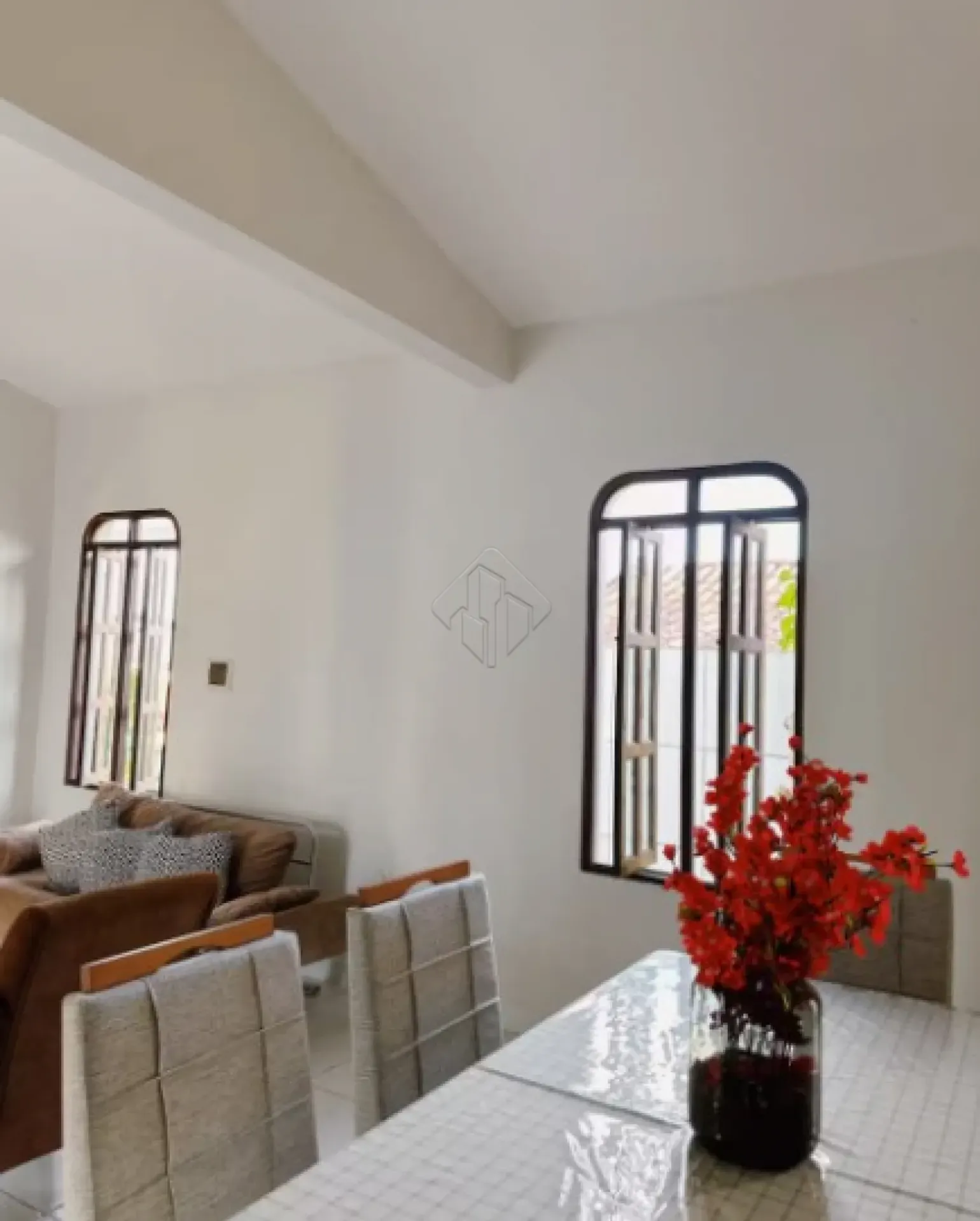 Furnished house with 3 bedrooms and 246 m² with en-suite