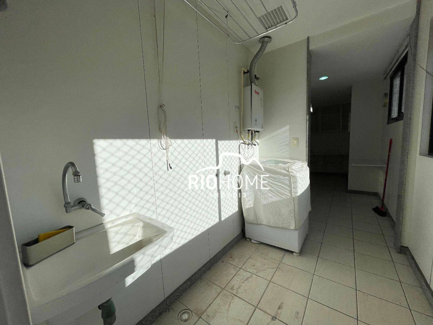 Apartamento de 2 dormitórios com varanda e 118 m² — photo 37