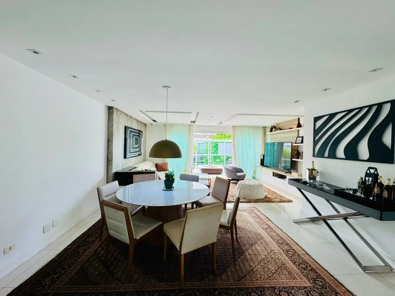 Furnished 3-bedroom apartment with open-plan kitchen — photo 15