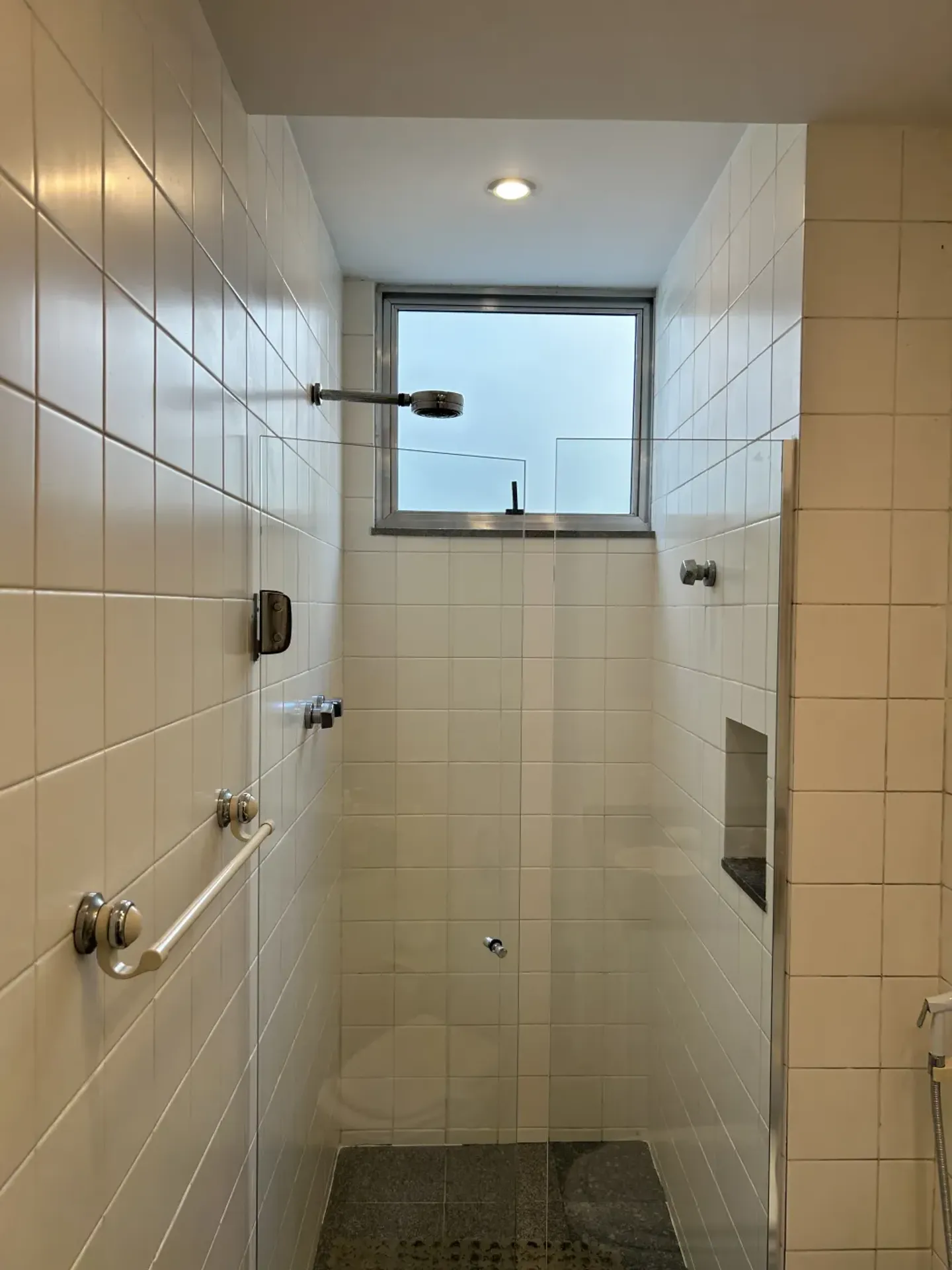 Furnished standard apartment with 3 bedrooms and 2 bathrooms — photo 21