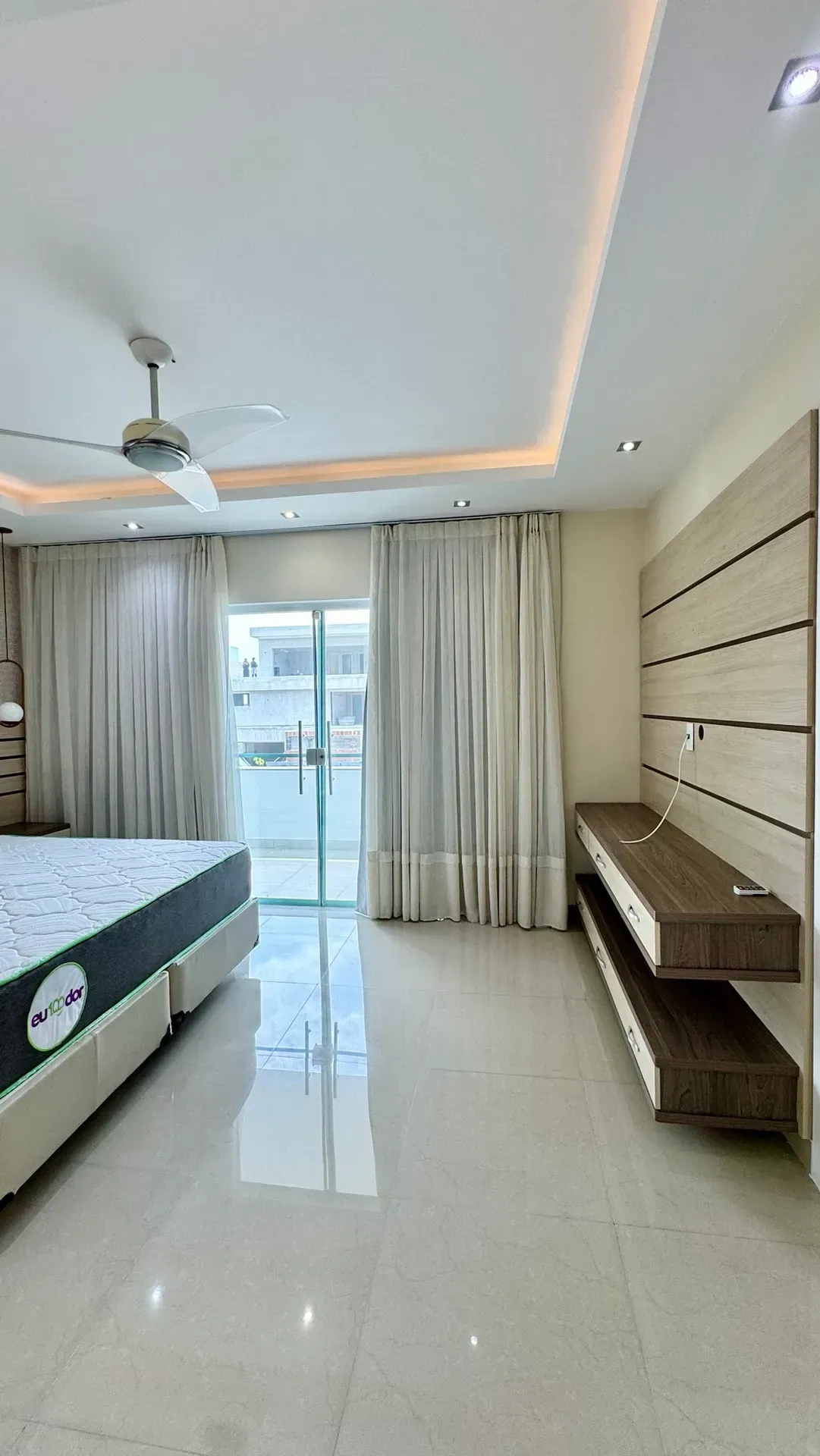House with 5 bedrooms and a built-in balcony grill — photo 25