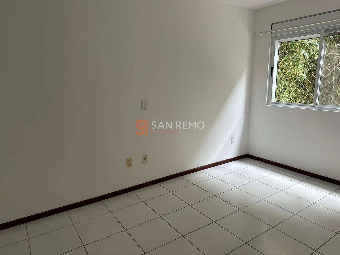2-bedroom apartment in a building with a pool — photo 7