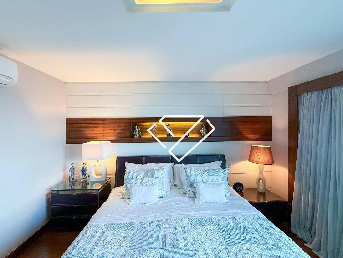 Furnished apartment with 4 en-suites and 258 m² — photo 48