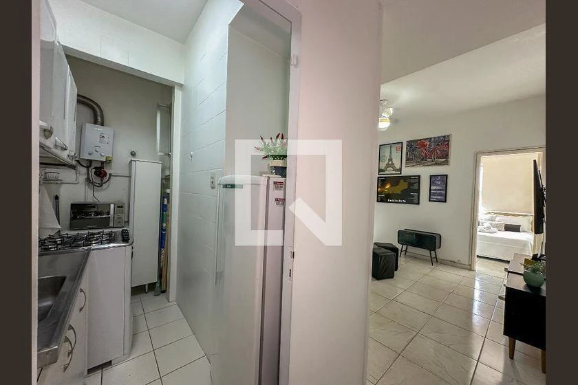 Робоче місце та 1 спальня: квартира 37 м² — photo 2