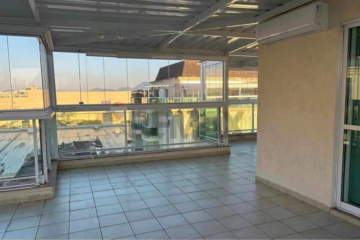 Apartment with 5 bedrooms and a glassed-in balcony — photo 8