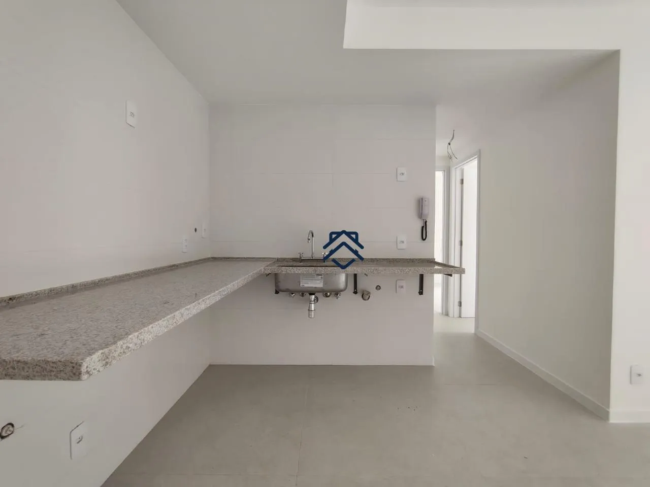 2-bedroom apartment with a mountain view — photo 23